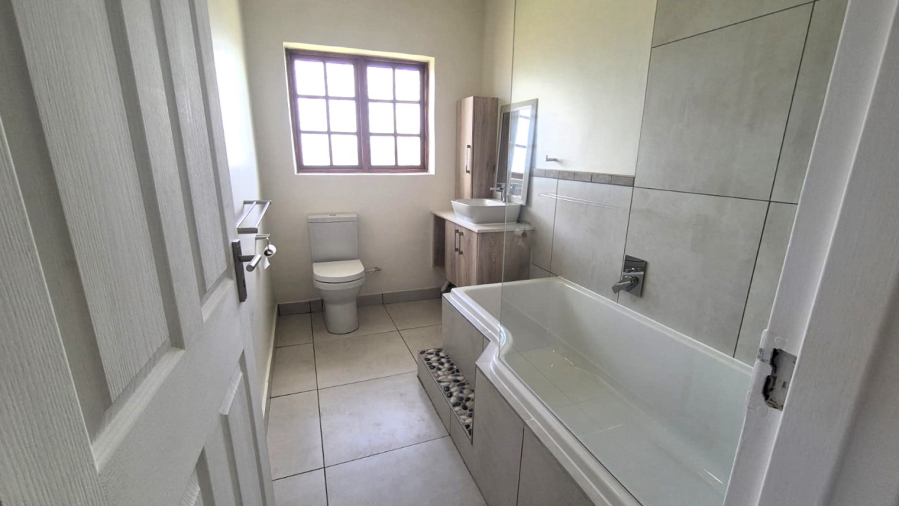 3 Bedroom Property for Sale in Wavecrest Eastern Cape